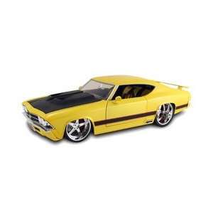  1969 Yellow Chevy Chevelle SS in 1:18 Scale: Toys & Games