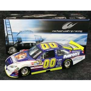  David Reutimann Diecast Aarons 1/24 2011 Flash Coat Color 