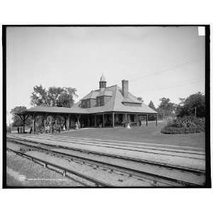   & Hudson Railroad station,Hotel Champlain,N.Y.