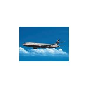   Dragon Wings United Airlines B777 200 Model Airplane: Everything Else