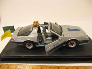 1982 Camaro Z28 Indy 500 Pace Car Diecast 118 Model by Sun Star 