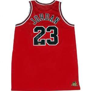  Michael Jordan Chicago Bulls Autographed Red Jersey 