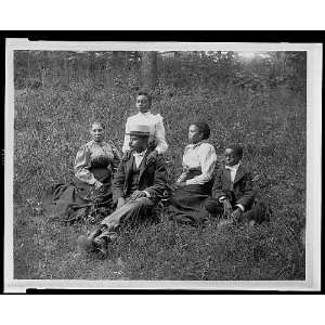  African American family posed for on lawn: Home & Kitchen