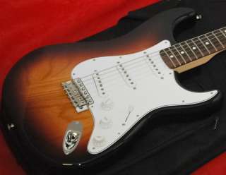 New Fender ® Classic Series 70s Stratocaster, Strat, 3 Color Sunburst 