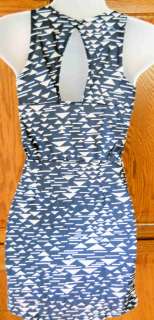 BILLABONG~ BLUE & WHITE TRIANGLE FITTED PRINT SUNDRESS  