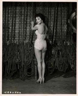 1950S JOAN COLLINS PIN UP PHOTOGRAPH BRITISH BOMBSHELL SHOWGIRL RISQUE 