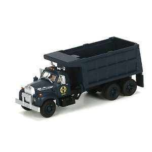  HO RTR Mack B Dump Truck, SF: Toys & Games
