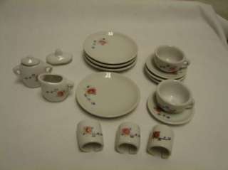 Strombecker Doll Dishes 17 Pieces Tea Set  