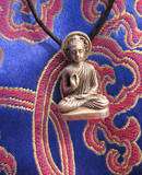   DETAILED UNIQUE MOLDED BRASS SITTING BUDDHA PENDANT NECKLACE THAILAND