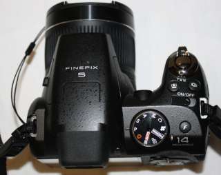  Finepix S4000A 14 MP Digital SLR Camera HD Video 0074101007992  
