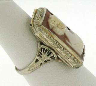 VINTAGE 14K GOLD CARVED CAMEO TOP OPENING RING  