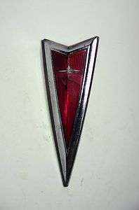 Vintage   Pontiac (red)   Car Emblem  