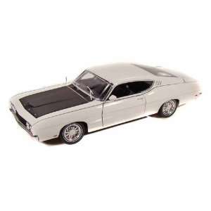  1969 Ford Torino Talladega 1/18 White: Toys & Games