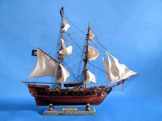 Pirates of the Caribbean Ship Model 26 White Sails  