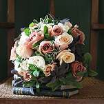 THE REAL FLOWER COMPANY Chelsea 2012 antique and apricot bouquet